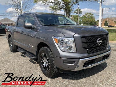 2023 Nissan Titan SV