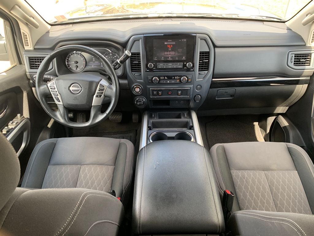 2023 Nissan Titan SV