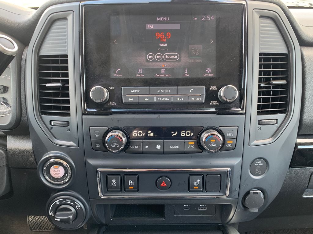 2023 Nissan Titan SV