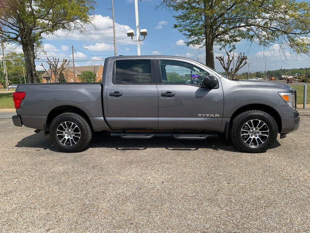 2023 Nissan Titan SV