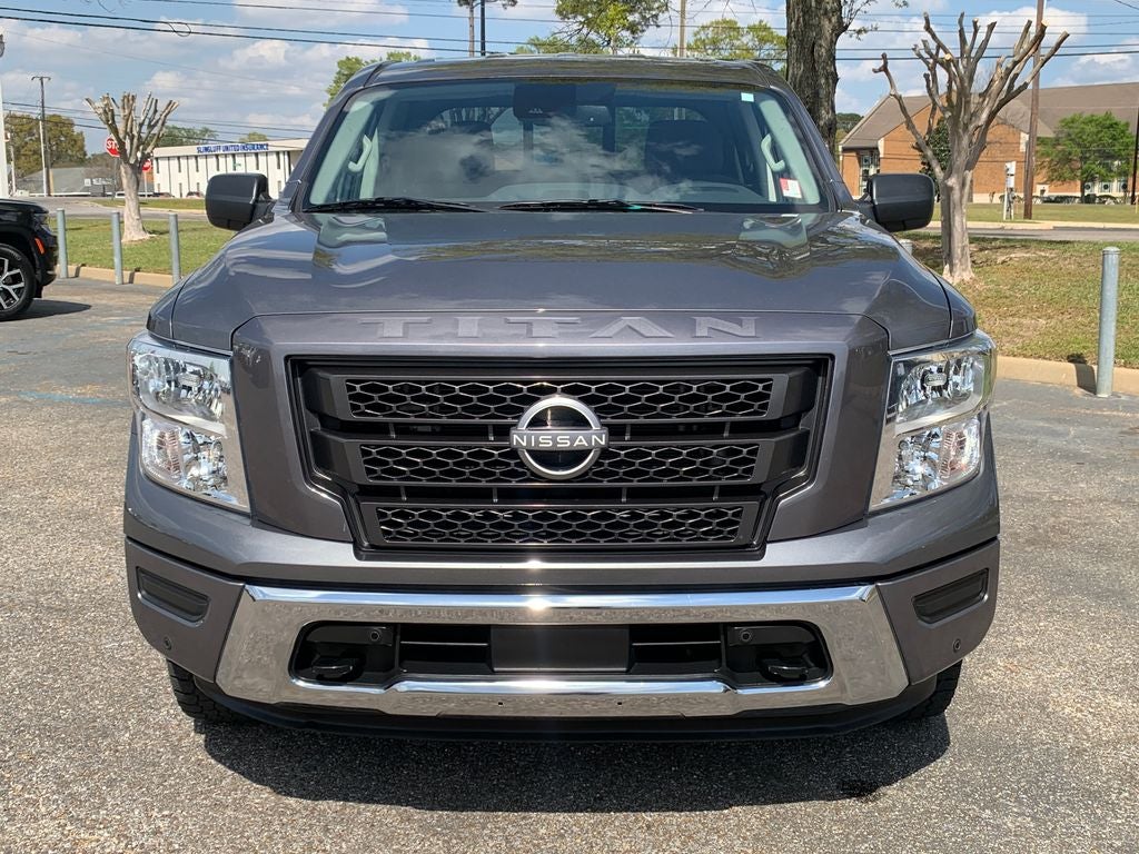 2023 Nissan Titan SV