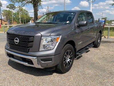 2023 Nissan Titan SV