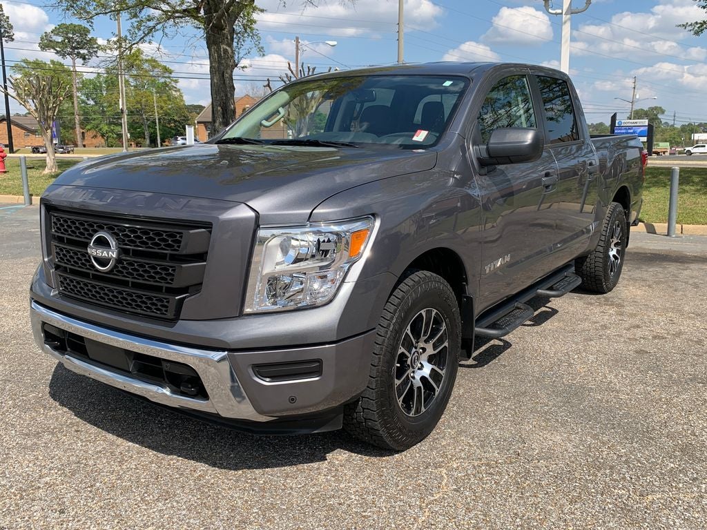 2023 Nissan Titan SV