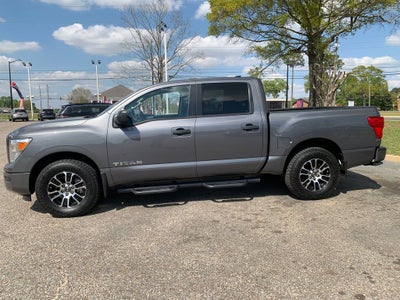 2023 Nissan Titan SV