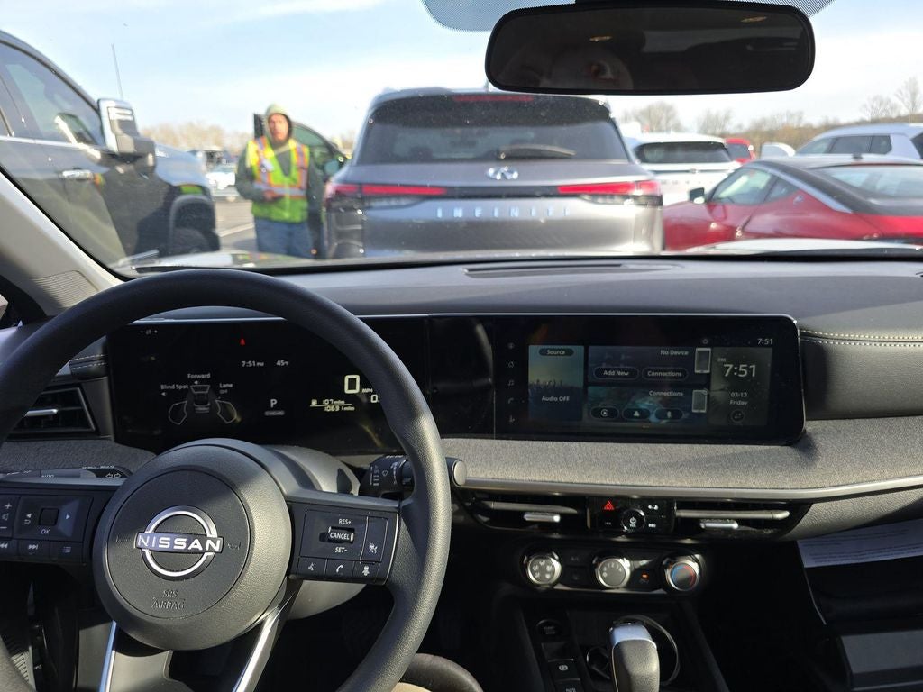 2025 Nissan Kicks SV