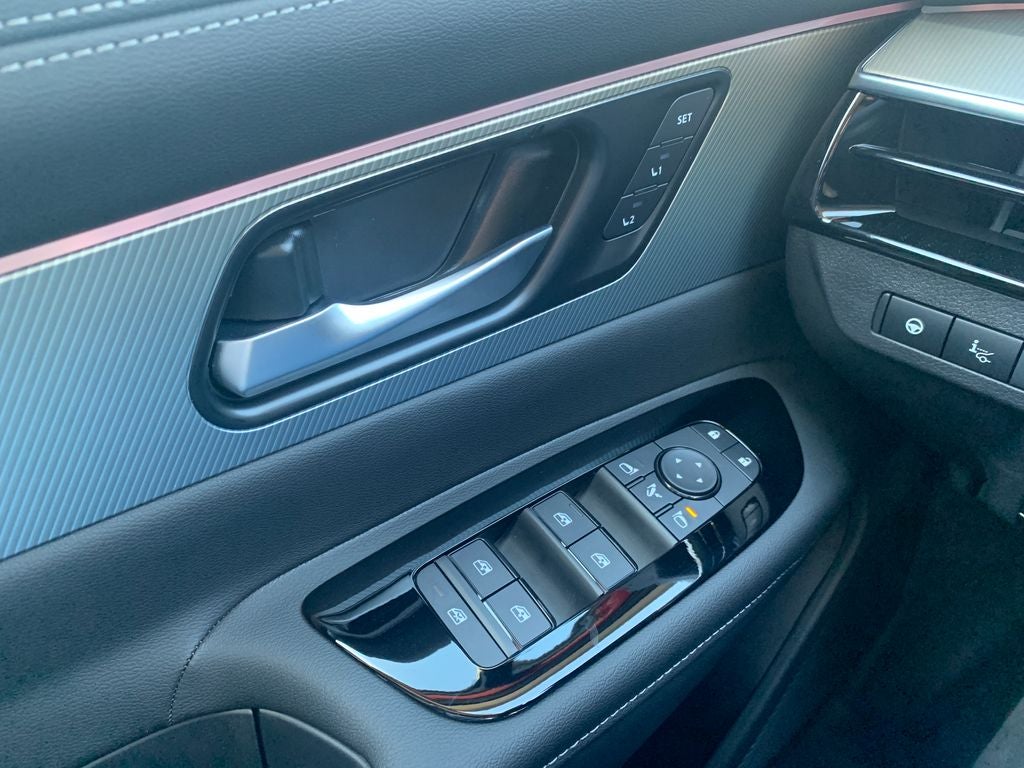 2026 Nissan N/A Platinum