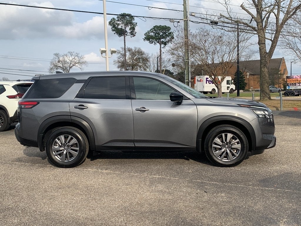 2025 Nissan Pathfinder S