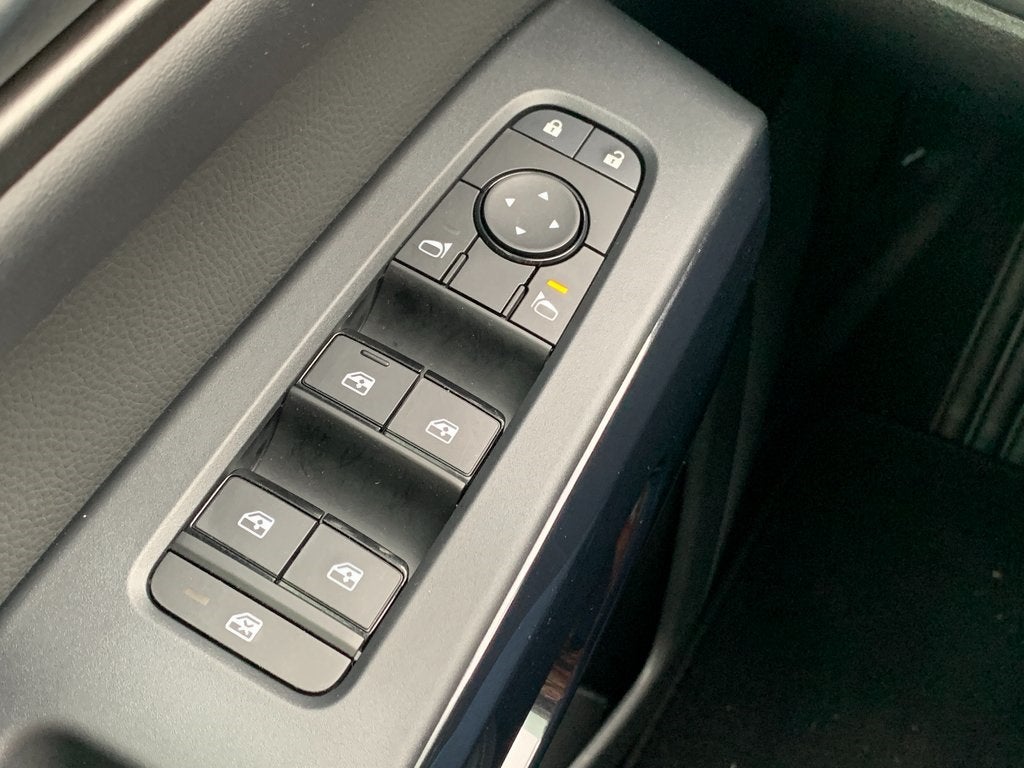 2025 Nissan Pathfinder S