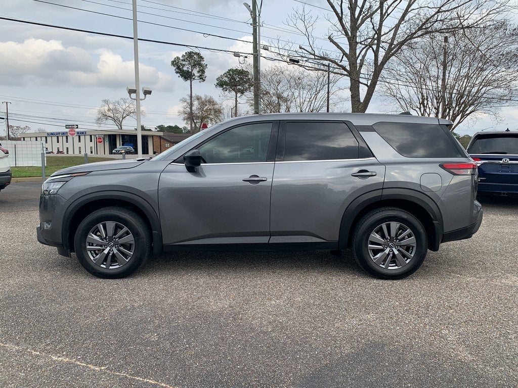 2025 Nissan Pathfinder S