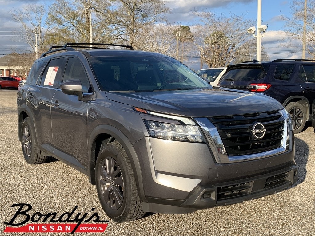 2022 Nissan Pathfinder SV