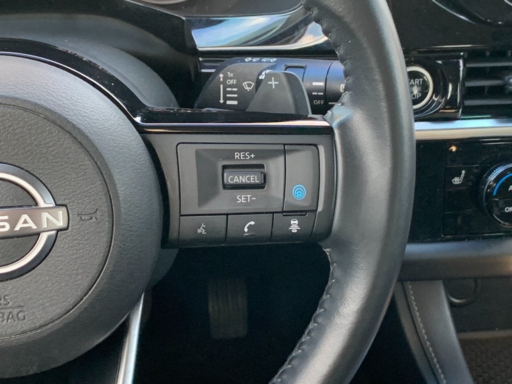 2022 Nissan Pathfinder SV