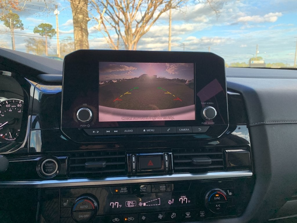 2022 Nissan Pathfinder SV