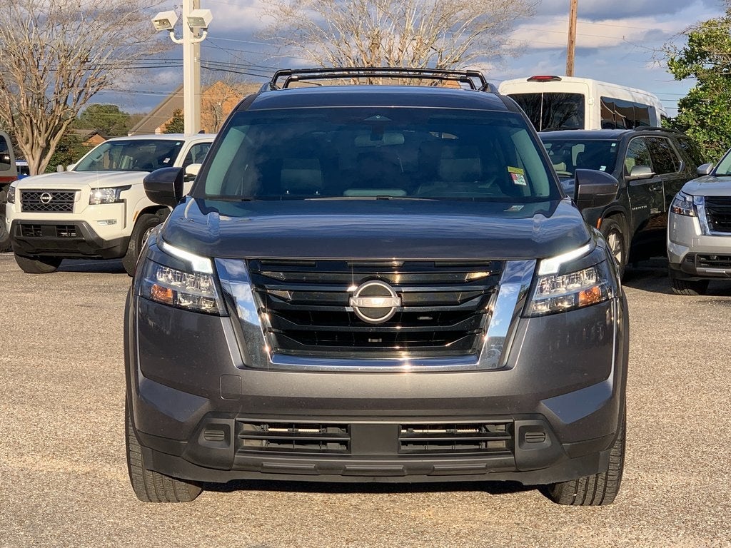 2022 Nissan Pathfinder SV