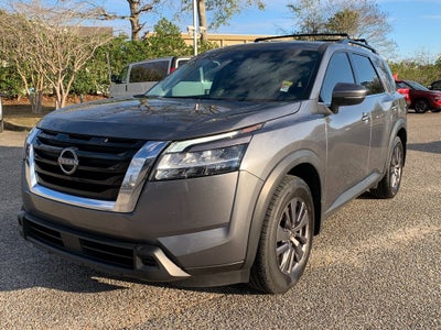 2022 Nissan Pathfinder SV