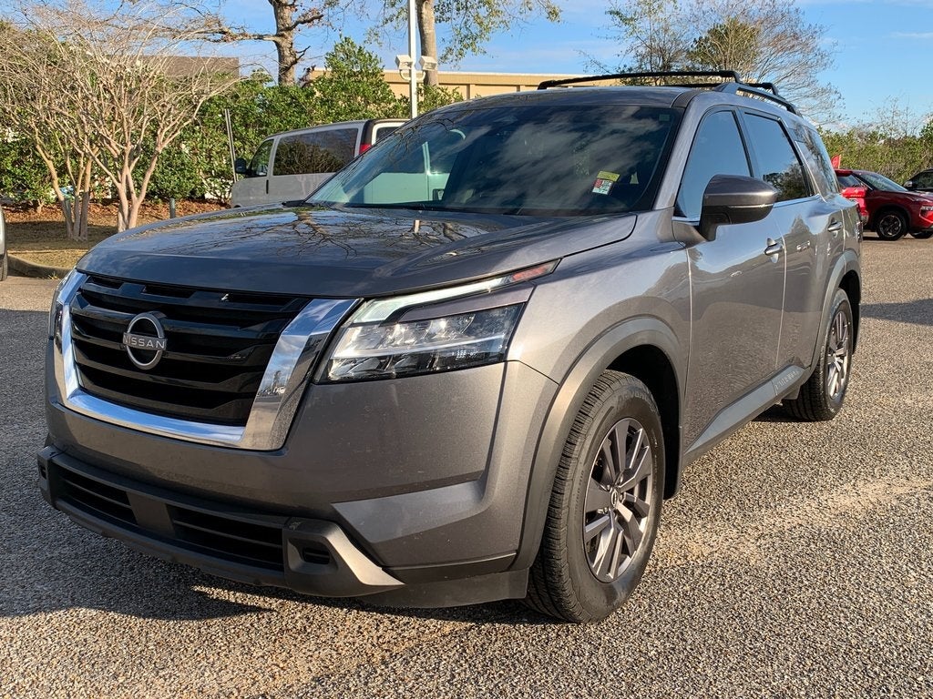2022 Nissan Pathfinder SV