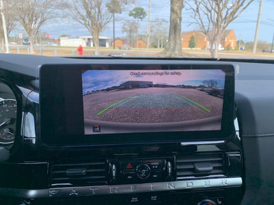 2026 Nissan Pathfinder SV