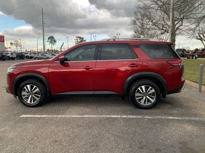 2025 Nissan Pathfinder SL
