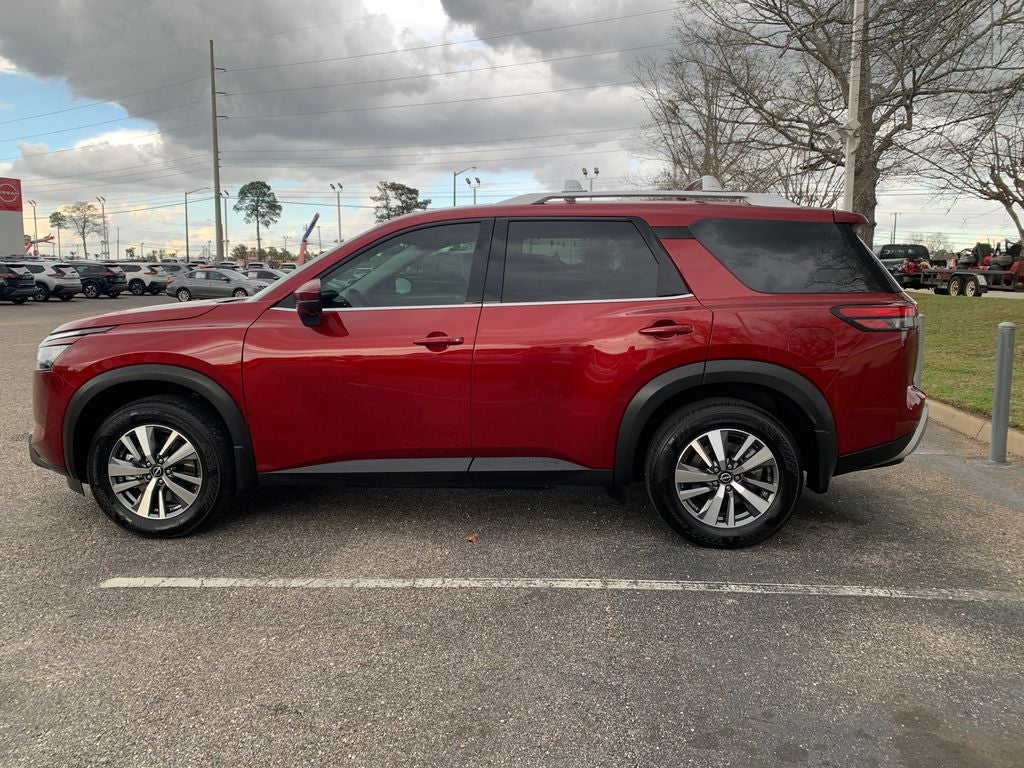 2025 Nissan Pathfinder SL