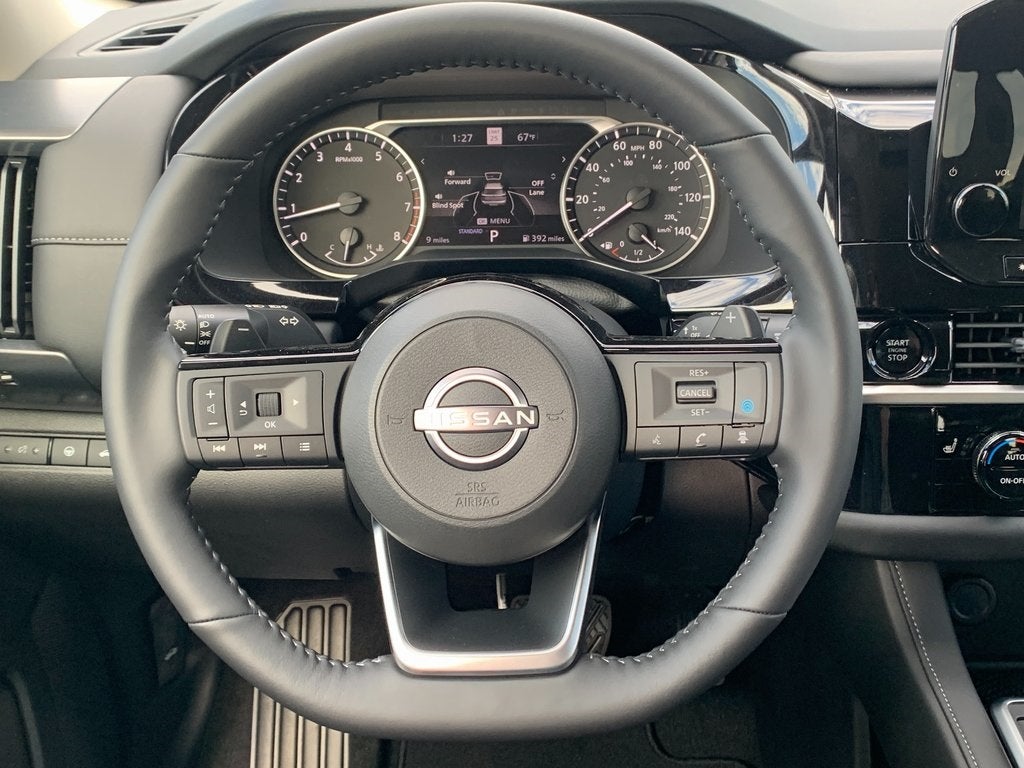 2025 Nissan Pathfinder SL