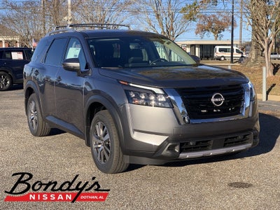 2025 Nissan Pathfinder SL