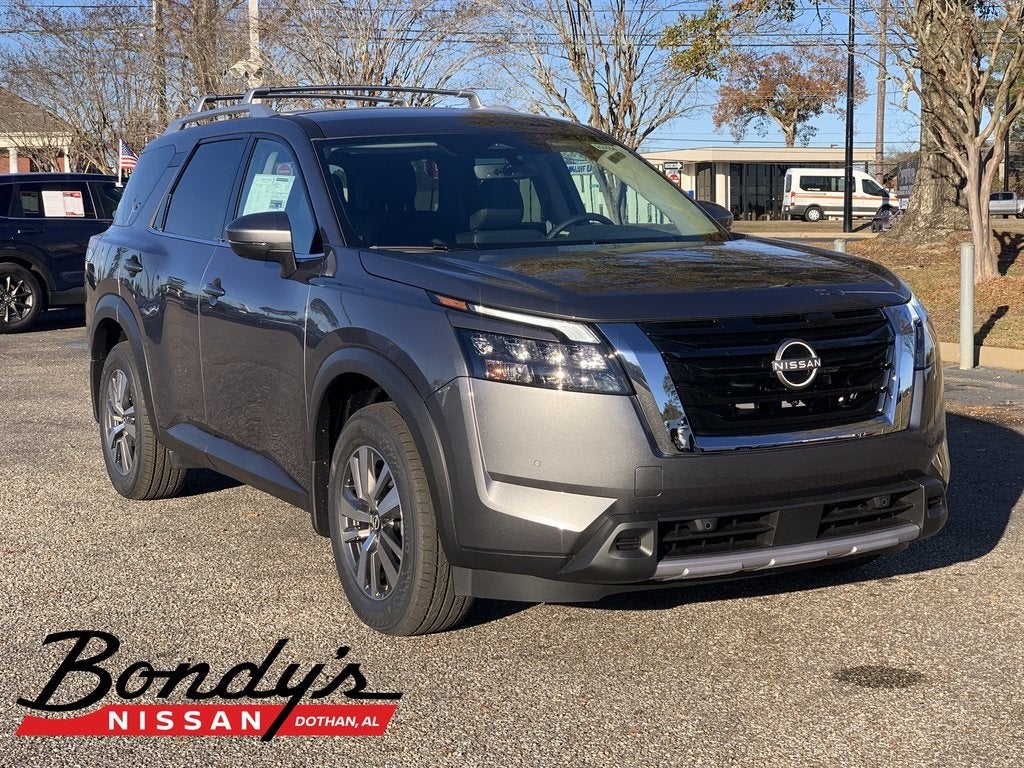 2025 Nissan Pathfinder SL