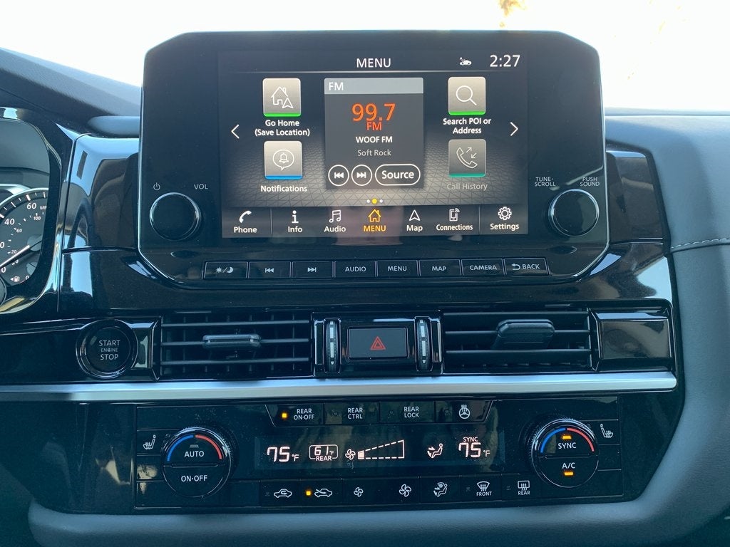 2025 Nissan Pathfinder SL