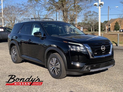 2025 Nissan Pathfinder SL