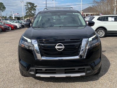 2025 Nissan Pathfinder SL
