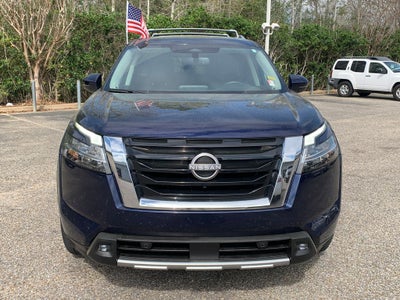 2022 Nissan Pathfinder SL