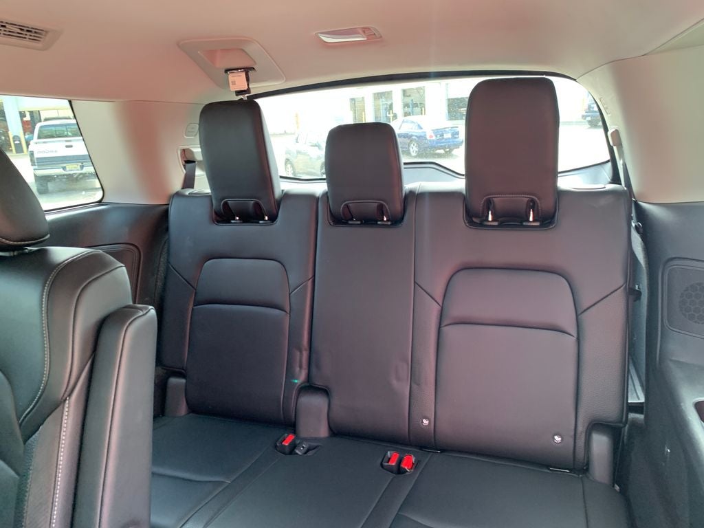 2022 Nissan Pathfinder SL