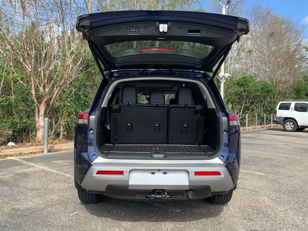 2022 Nissan Pathfinder SL