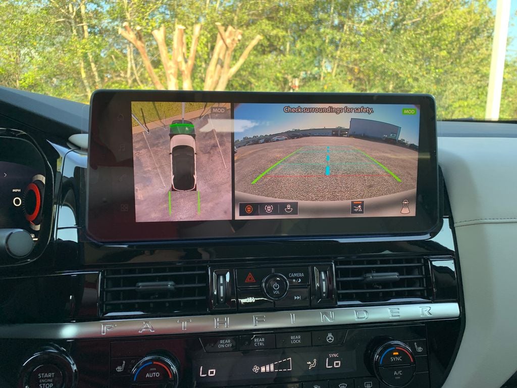 2026 Nissan Pathfinder SL