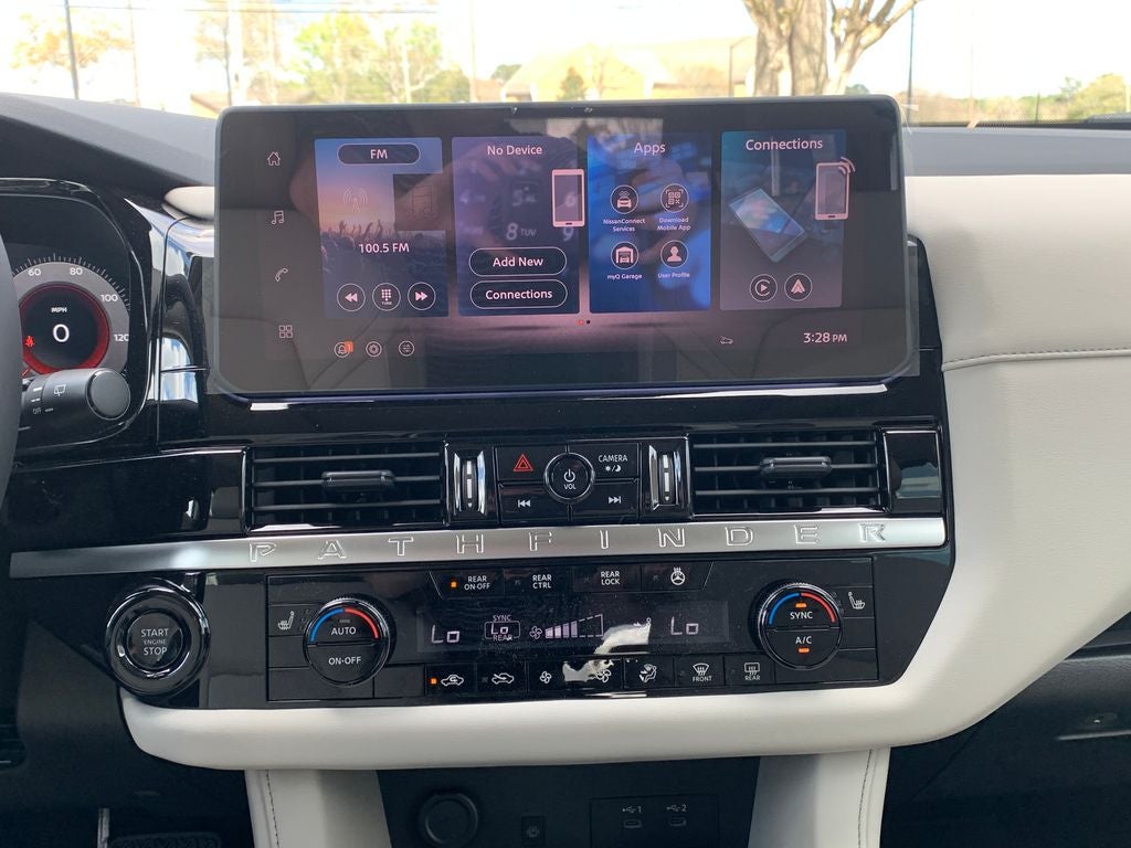 2026 Nissan Pathfinder SL