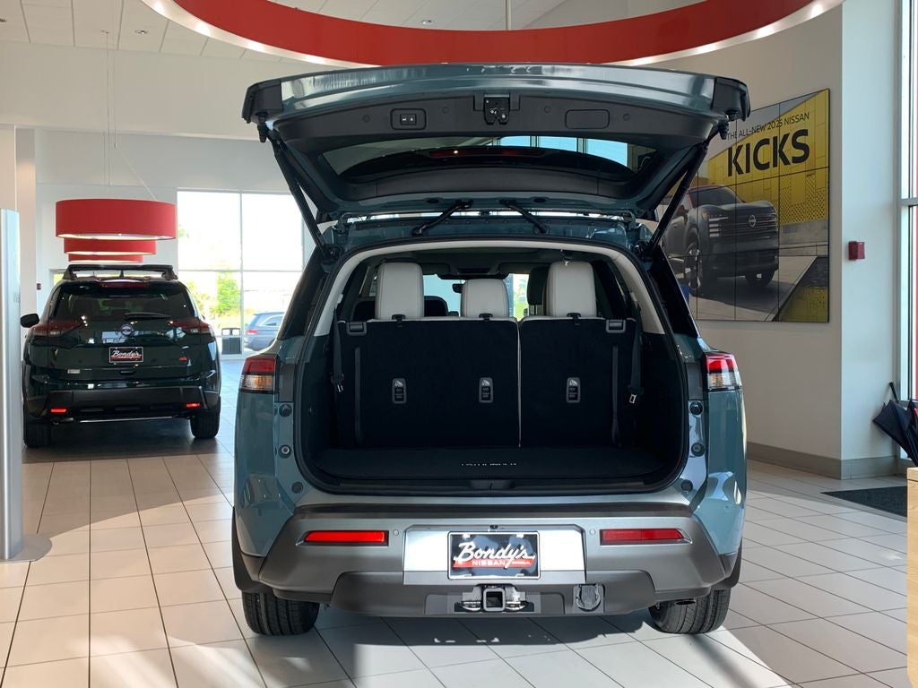 2026 Nissan Pathfinder SL