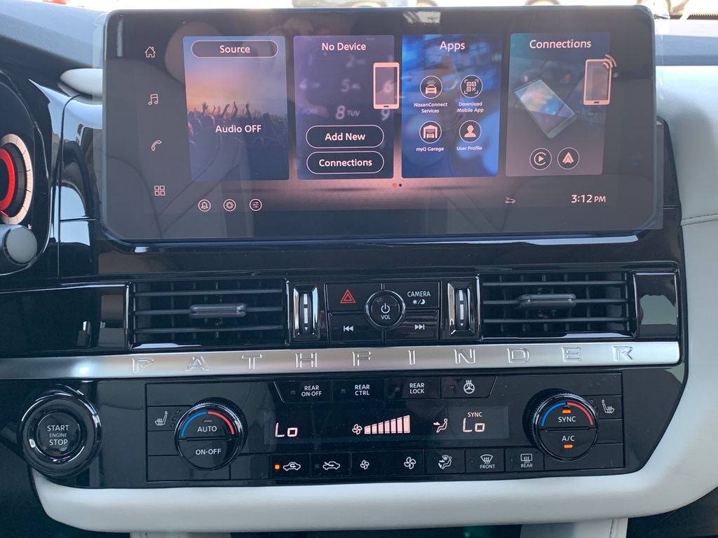 2026 Nissan Pathfinder SL