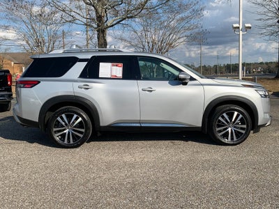 2024 Nissan Pathfinder Platinum