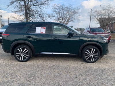 2024 Nissan Pathfinder Platinum