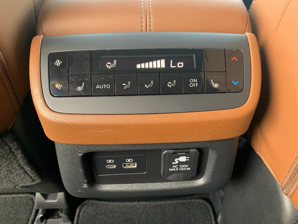 2024 Nissan Pathfinder Platinum