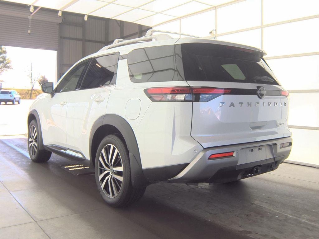 2025 Nissan Pathfinder Platinum