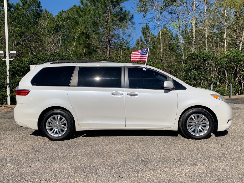 2015 Toyota Sienna XLE 7 Passenger