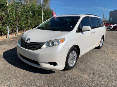 2015 Toyota Sienna XLE 7 Passenger