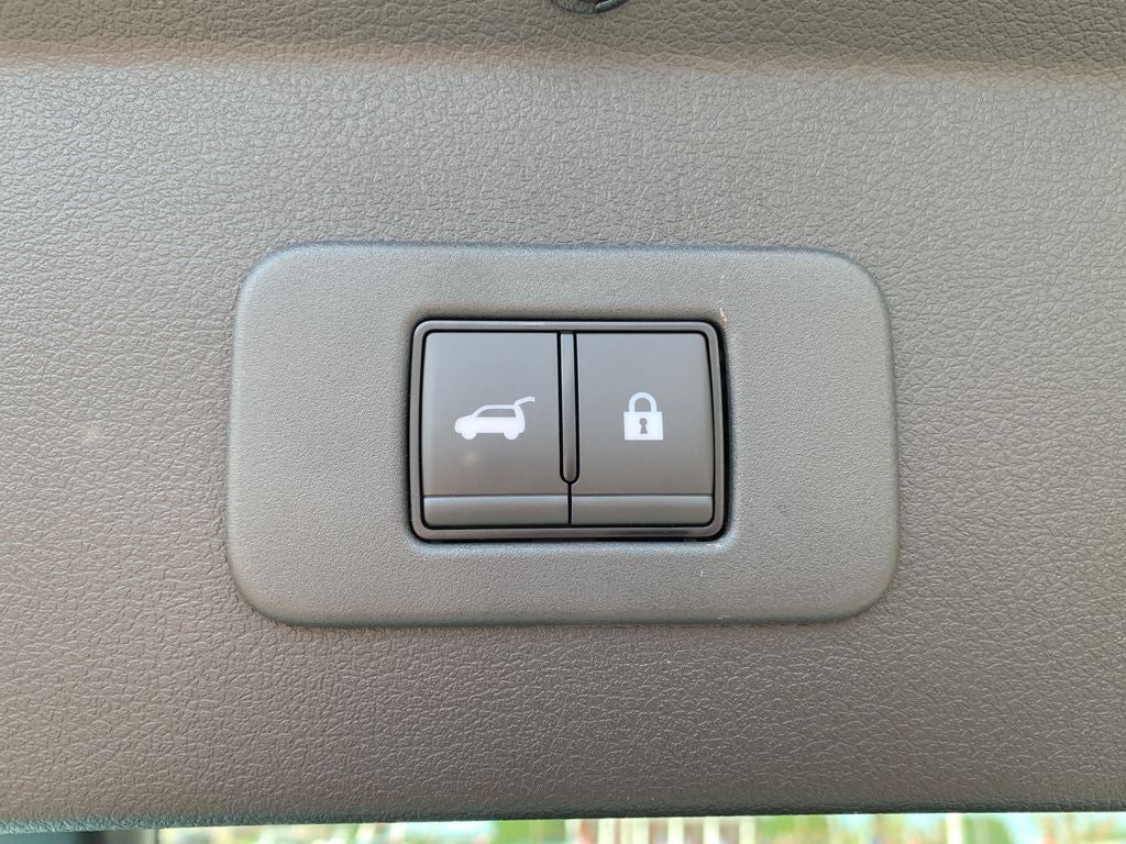 2026 Nissan LEAF Platinum+