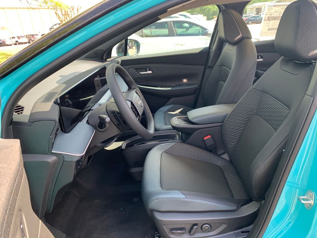 2026 Nissan LEAF Platinum+