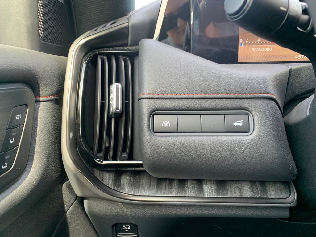 2025 Nissan Armada PRO-4X - Photo 22