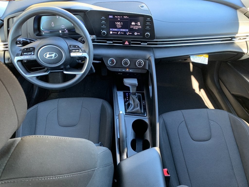 2024 Hyundai Elantra SE