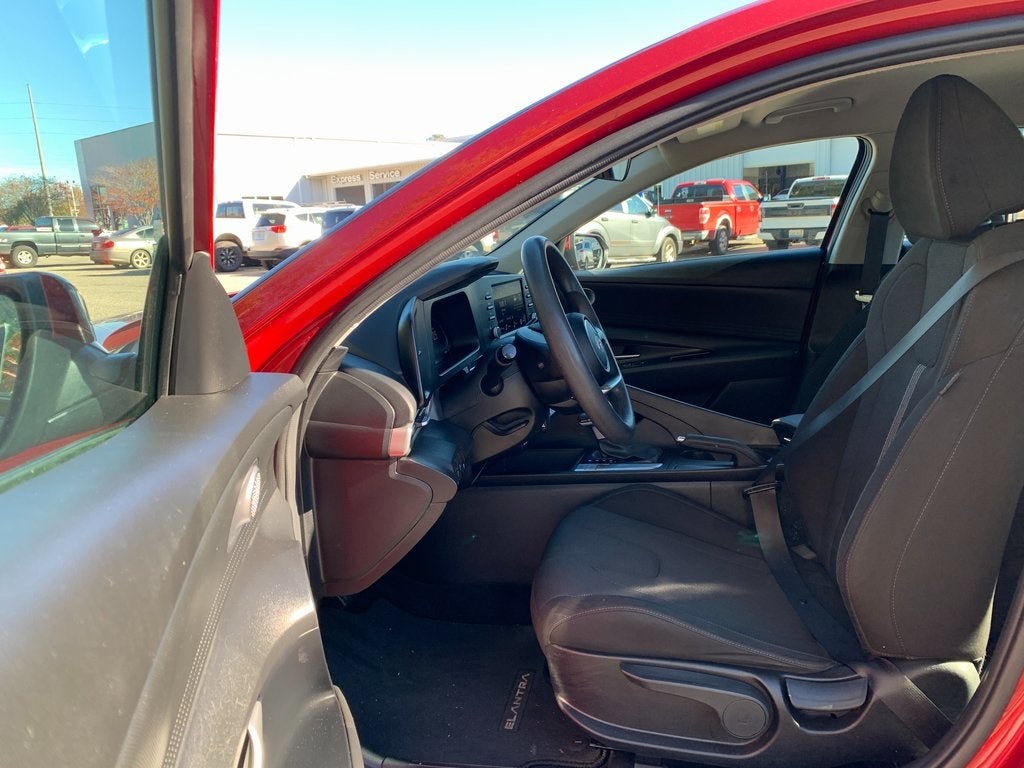 2024 Hyundai Elantra SE