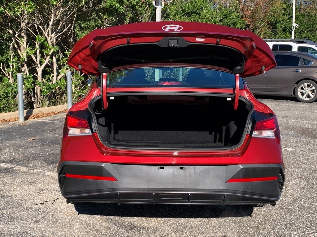 2024 Hyundai Elantra SE